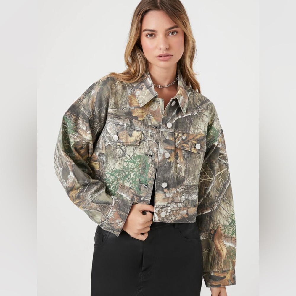 Forever 21 Cropped Camo Jacket